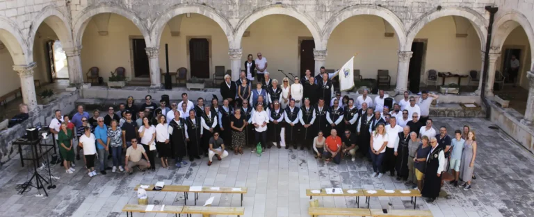 A Tengeri Lovagok Társaságának csoportképe